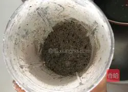 Illustration of how to make piglet and sesame glutinous rice balls 2