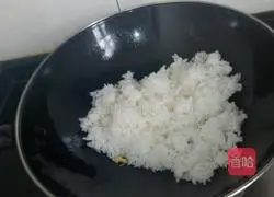 Soy Sauce Egg Fried Rice Recipe Illustration 5