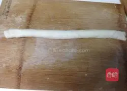 Illustration of how to make scallion pancakes 6