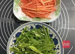 Illustration of how to make pancake hand rolls 6