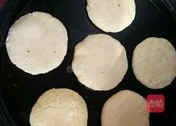 Cornmeal Illustration of how to make cakes 12