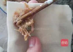 Illustration of how to make wontons 1