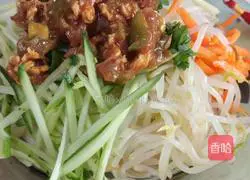 Illustration of the family version of mixed sauce noodles 5