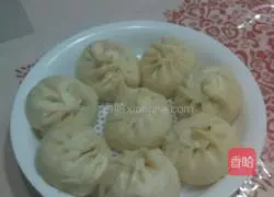 Illustration of how to make celery and pork buns 10