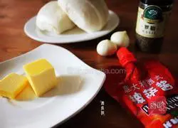 Illustration of how to make grilled steamed buns 1