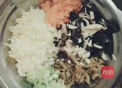 Illustration of how to make cured meat and mixed egg fried rice 12