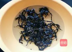 Illustration of how to make sesame leaf noodles 2