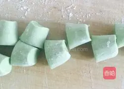 Illustration of how to make clear juice Yuanbao dumplings 2