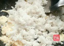 Soy sauce egg fried rice recipe 4