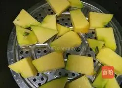 Illustration of how to make colorful pumpkin steamed buns 1