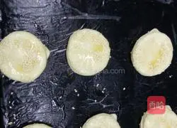 Illustration of how to make chess pancakes 8