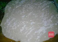 Illustration of how to make egg and green onion cake 5