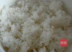 Illustration of how to make mixed vegetable fried rice 4