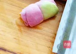 Illustrations of how to make creative steamed buns 4