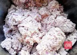 Illustration of how to make caterpillar steamed buns 8