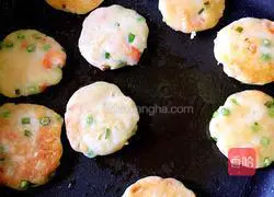 Illustration of how to make shrimp, potato and yam cake 9