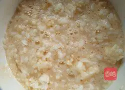 Illustration of how to make scallop and egg fried rice 3