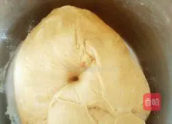 Illustration of how to make steamed buns stuffed with brown sugar and jujube paste 3