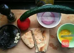 Illustration of how to make Zibo special braised pot cake 1