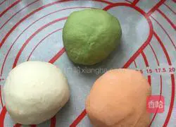 Illustration of how to make three-color dumplings 1