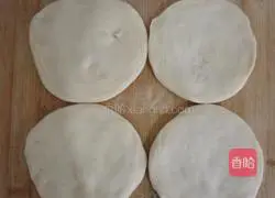 Illustration of how to make Panlong Pancake 12