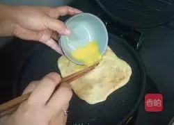 Illustration of how to make egg-filled pancakes 19