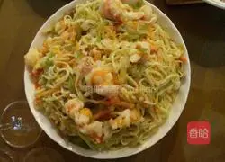 Three fresh fried noodles Illustration of how to do it 3