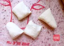 Illustration of how to make two-color steamed buns 3