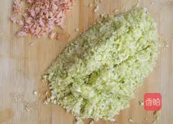 西Illustration of how to make Hu dumplings 2