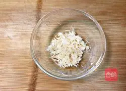 Illustration of how to make scallop and egg fried rice 2