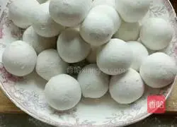 Illustration of how to make colorful sesame glutinous rice balls 8