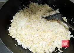 Illustration of how to make double vegetable fried rice 8