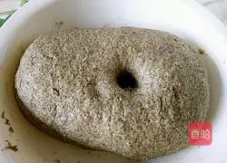 Illustration of how to make black bean noodles and steamed buns 6