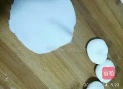 Illustration of how to make dumplings stuffed with chives and shrimps 9