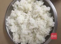 Illustration of how to make curry chicken fried rice 2