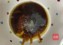 Illustration of how to make sour soup wontons 4