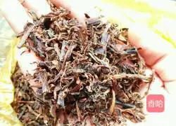 Illustration of how to make pickled cabbage and egg fried rice 1