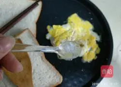 Illustration of homemade breakfast sandwich 8