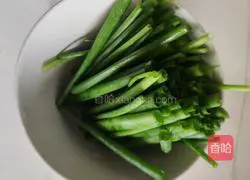 Illustration of how to make scallion oil noodles with scallion oil 3
