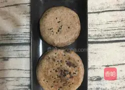 Buckwheat red bean and chestnut pie (a delicious low-calorie and low-whole grains fitness meal) recipe illustration 12