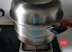 Illustration of making meat and three fresh dumplings 4