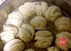 Illustration of how to make steamed buns 21