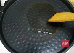 Soy milk and Illustration of how to make fried steamed bun slices 7