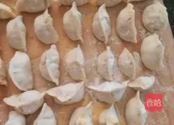  Illustration of how to make zucchini, radish and egg stuffed dumplings 7