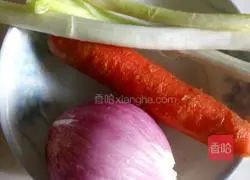 Illustration of how to make glutinous rice and shrimp siomai 3