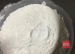 Illustration of how to make alkaline noodles 1