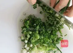 Illustration of how to make fried egg patties 2