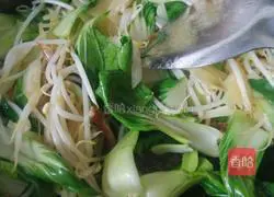  Illustration of how to make fried noodles with eggs 8