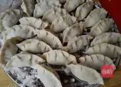 Illustration of how to make celery dumplings 5