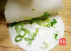 Illustration of how to make dumpling skin crispbread 4